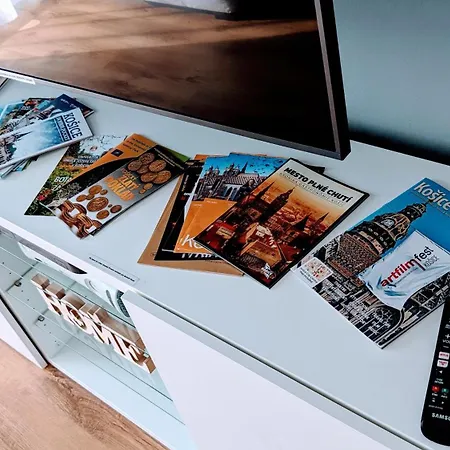 Appartement E1 Luxury Oldtown - 2x Parking, Foodstore, Pcscreen, Netflix, Unlimited Music, Crib, Babychair, Fastwifi, Aircon Košice