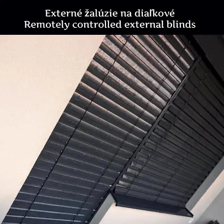 Appartement E1 Luxury Oldtown - 2x Parking, Foodstore, Pcscreen, Netflix, Unlimited Music, Crib, Babychair, Fastwifi, Aircon Košice