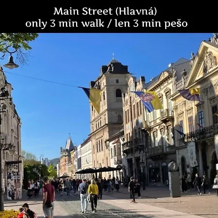 E1 Luxury Oldtown - 2x Parking, Foodstore, Pcscreen, Netflix, Unlimited Music, Crib, Babychair, Fastwifi, Aircon *