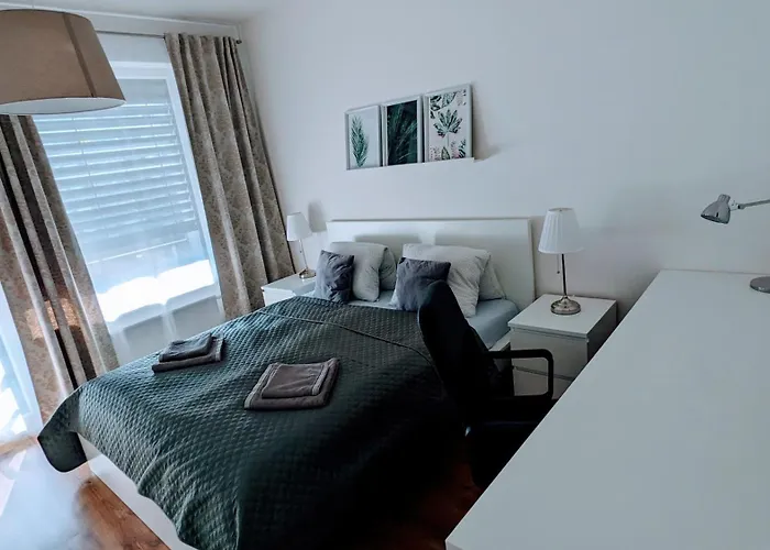 E1 Oldtown Luxury Apartment *