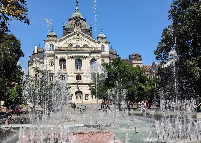 E1 Oldtown Luxury Apartment